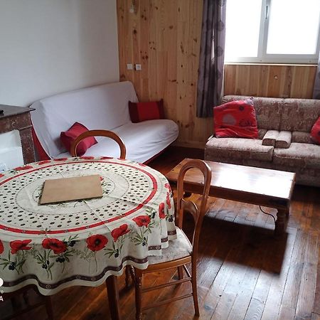 Logement Proche De Tout Saint-Laurent-de-Neste エクステリア 写真