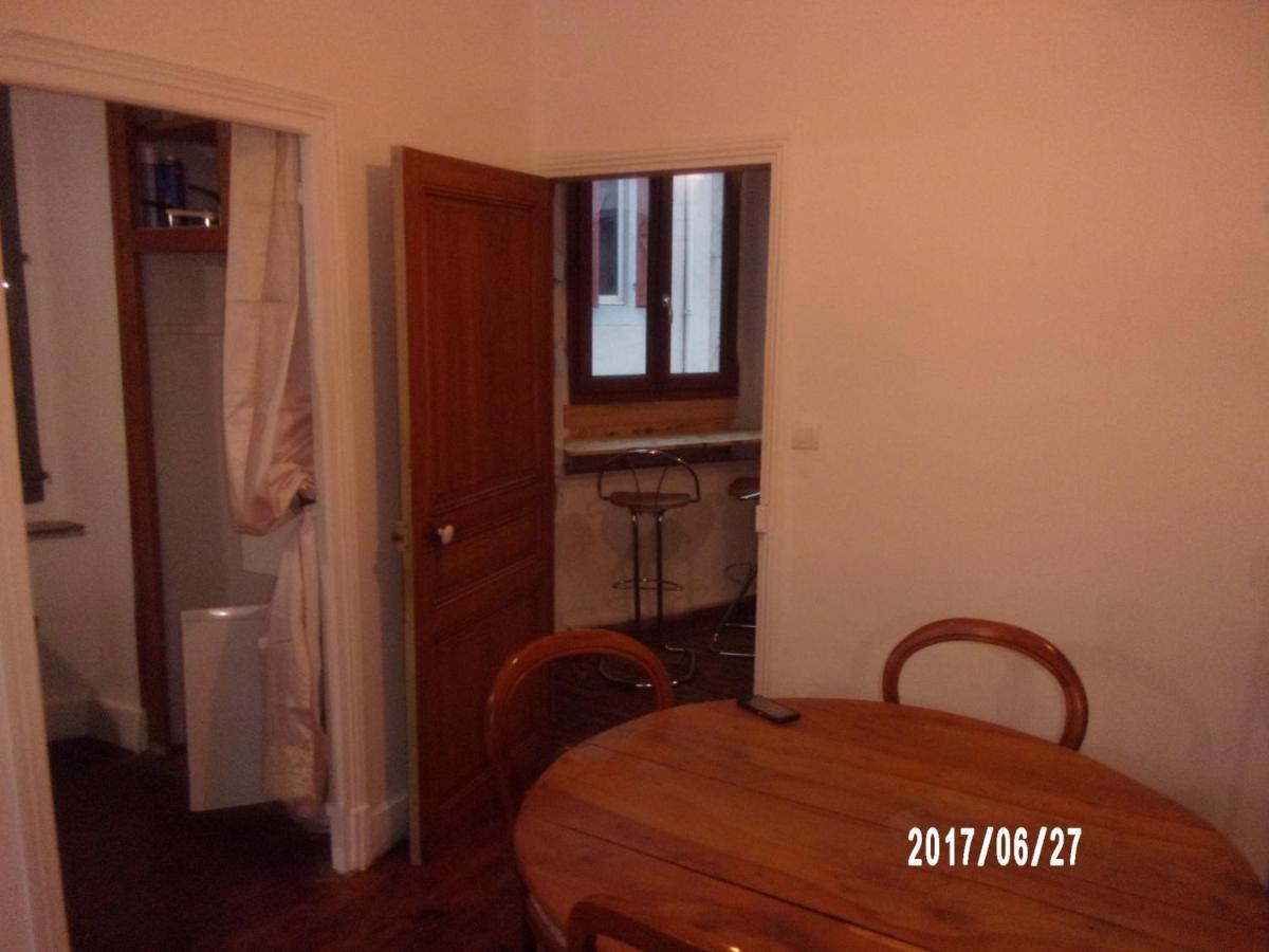 Logement Proche De Tout Saint-Laurent-de-Neste エクステリア 写真