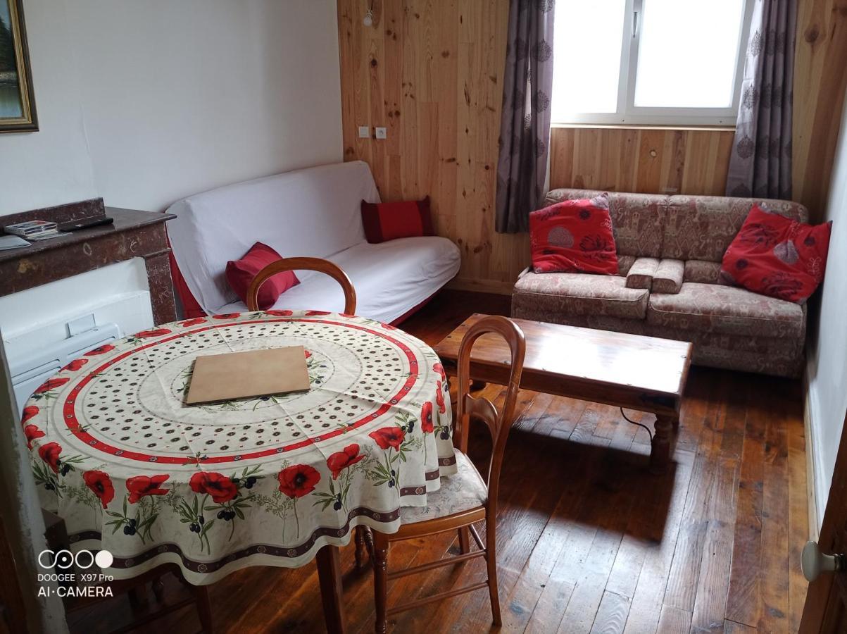 Logement Proche De Tout Saint-Laurent-de-Neste エクステリア 写真